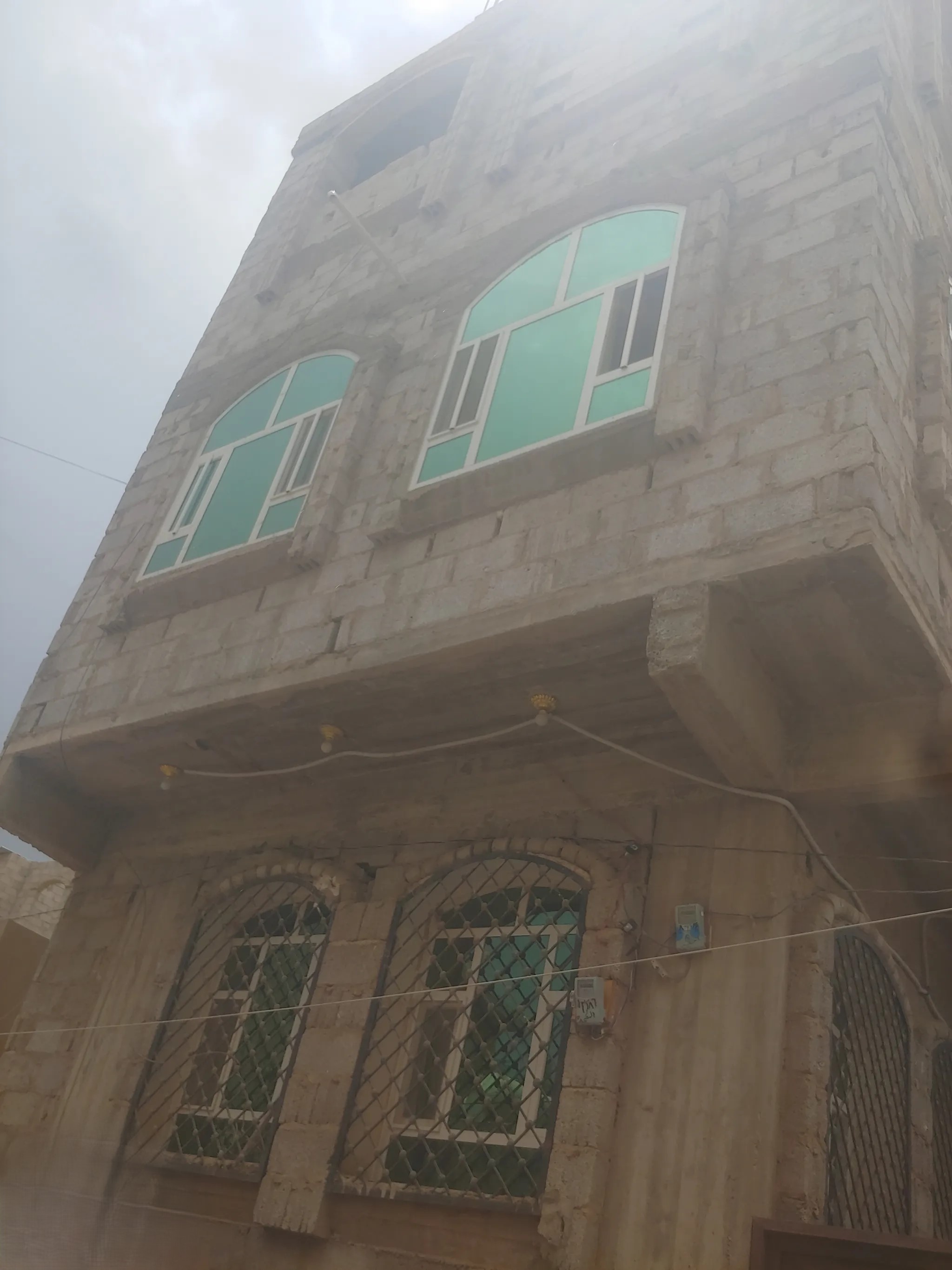 #بيت للايجار في حزيز سوق الوحده