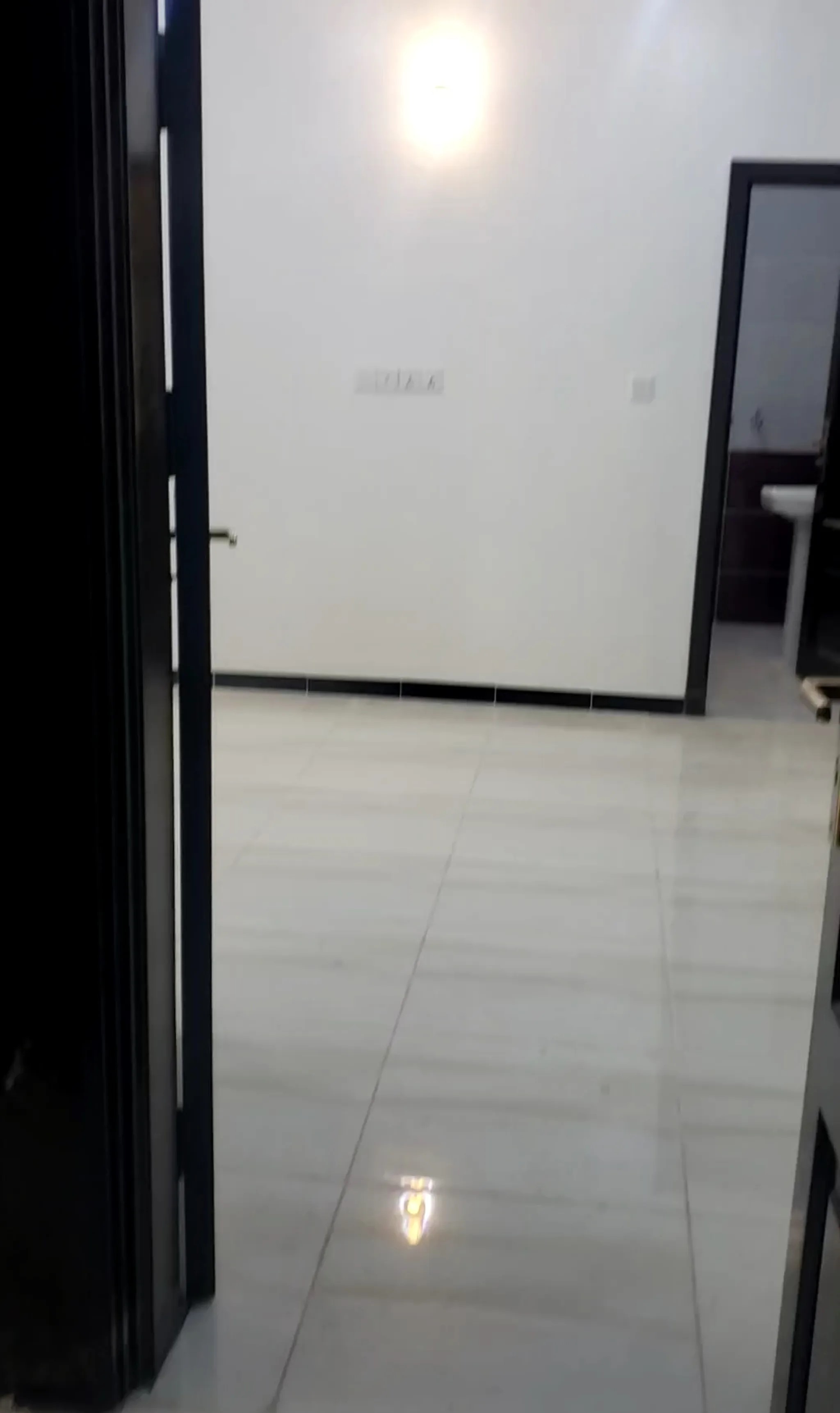 #يوجد لدينا شقه 3 غرف مدخلين جديد سراميك اول ساكن نظام vip في ش هايل ت الرباط