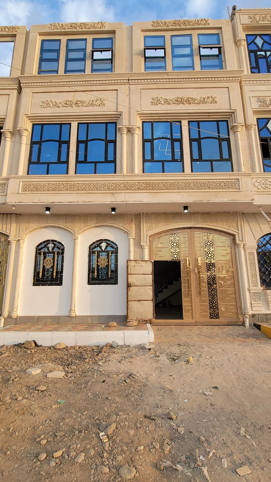 عماره للبيع مسلح قواعد وعمدان هردي  مشطب تشطيب سووبر لوكس وجاهز للسكن السعر 42مليـــون