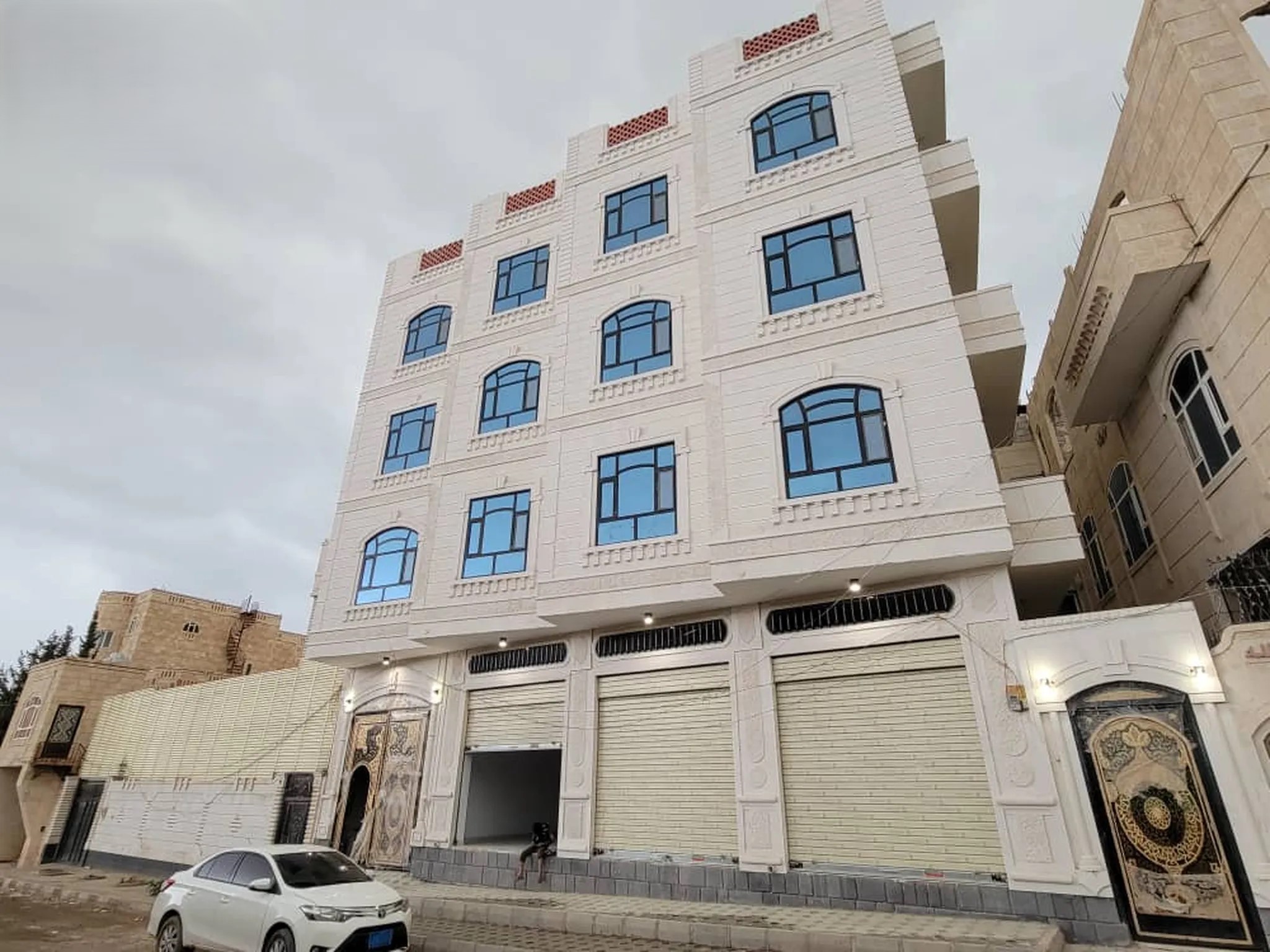 #شقه للايجار جديده ومشطبه لوكس قريب جوله بيت بوس