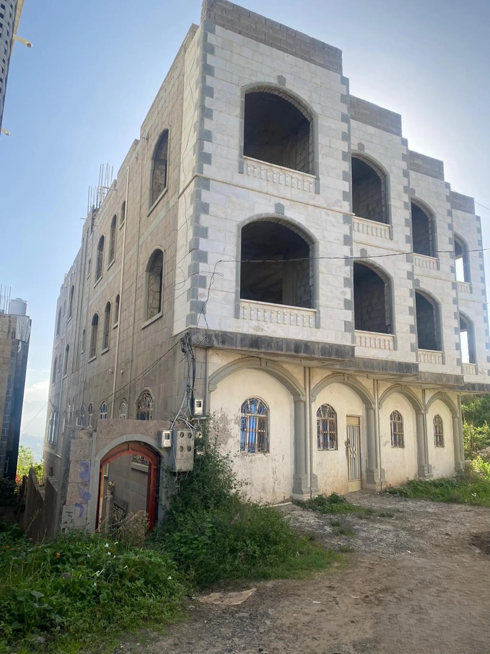 #عماره اربعه دور عشر شقق مع خزان ارضي