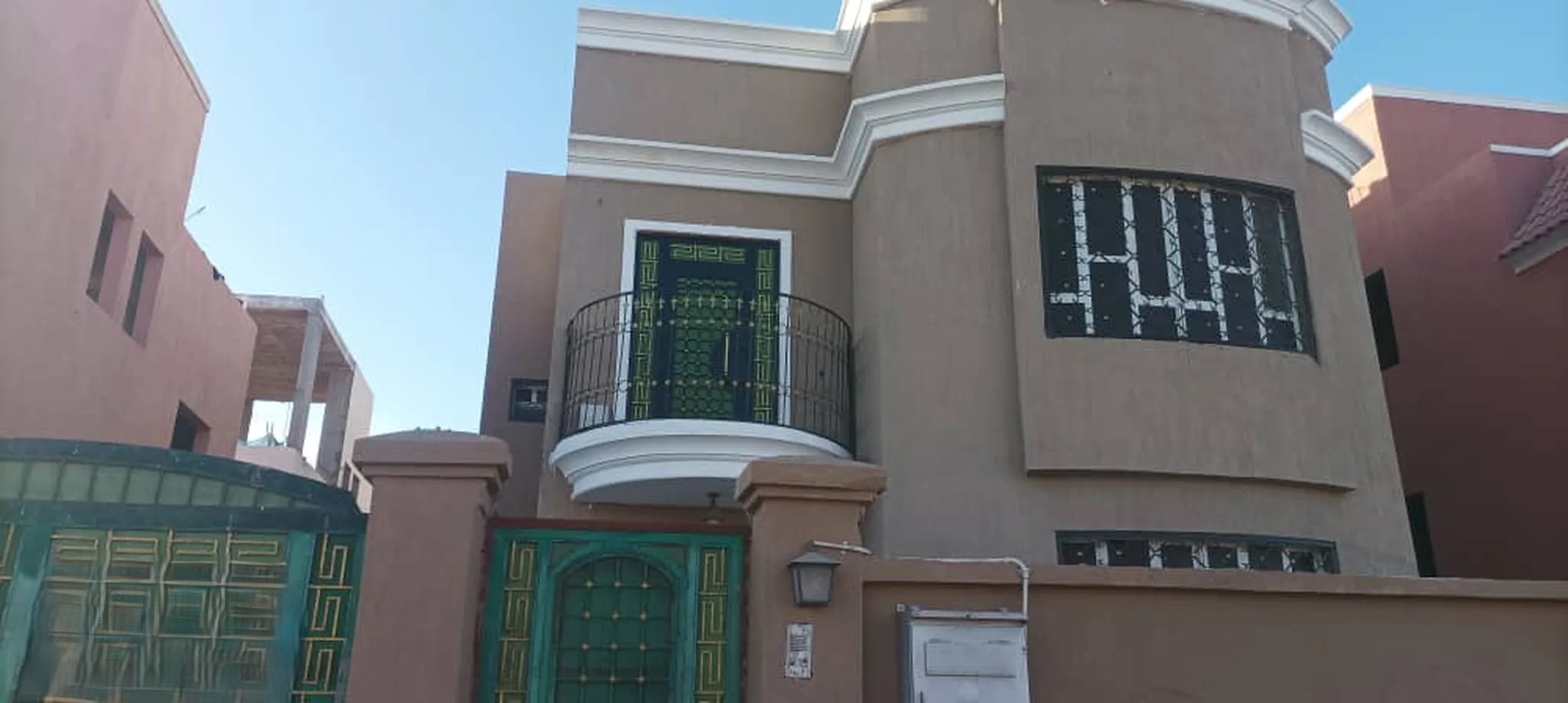 #فلة عرطة في مدينة درة عدن واجهه بحرية دورين وملحق