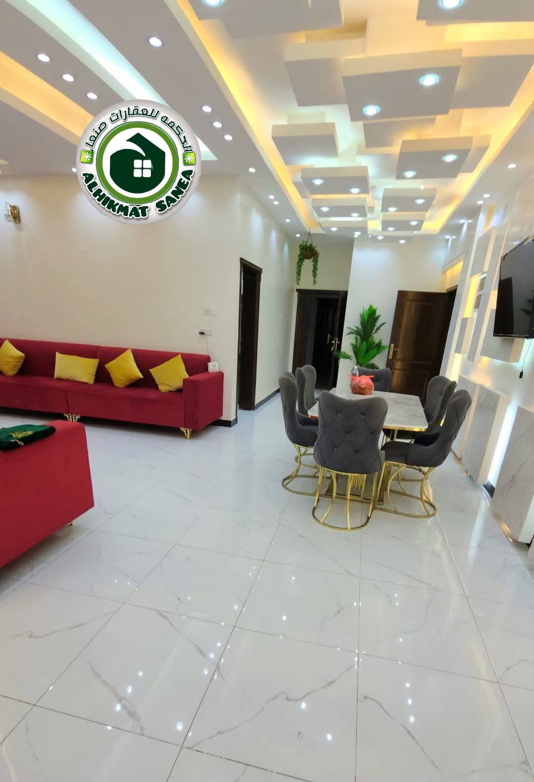 شقة مفروشة VIP للإيجار في صنعاء 770472373✨ مجلس + غرفتين + صالة كنب فاخرة 🛋️