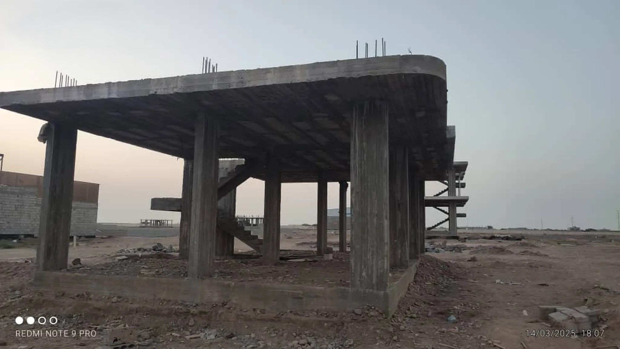 #للبيع عماره عظم في مخطط الأمراء مصرح البناء