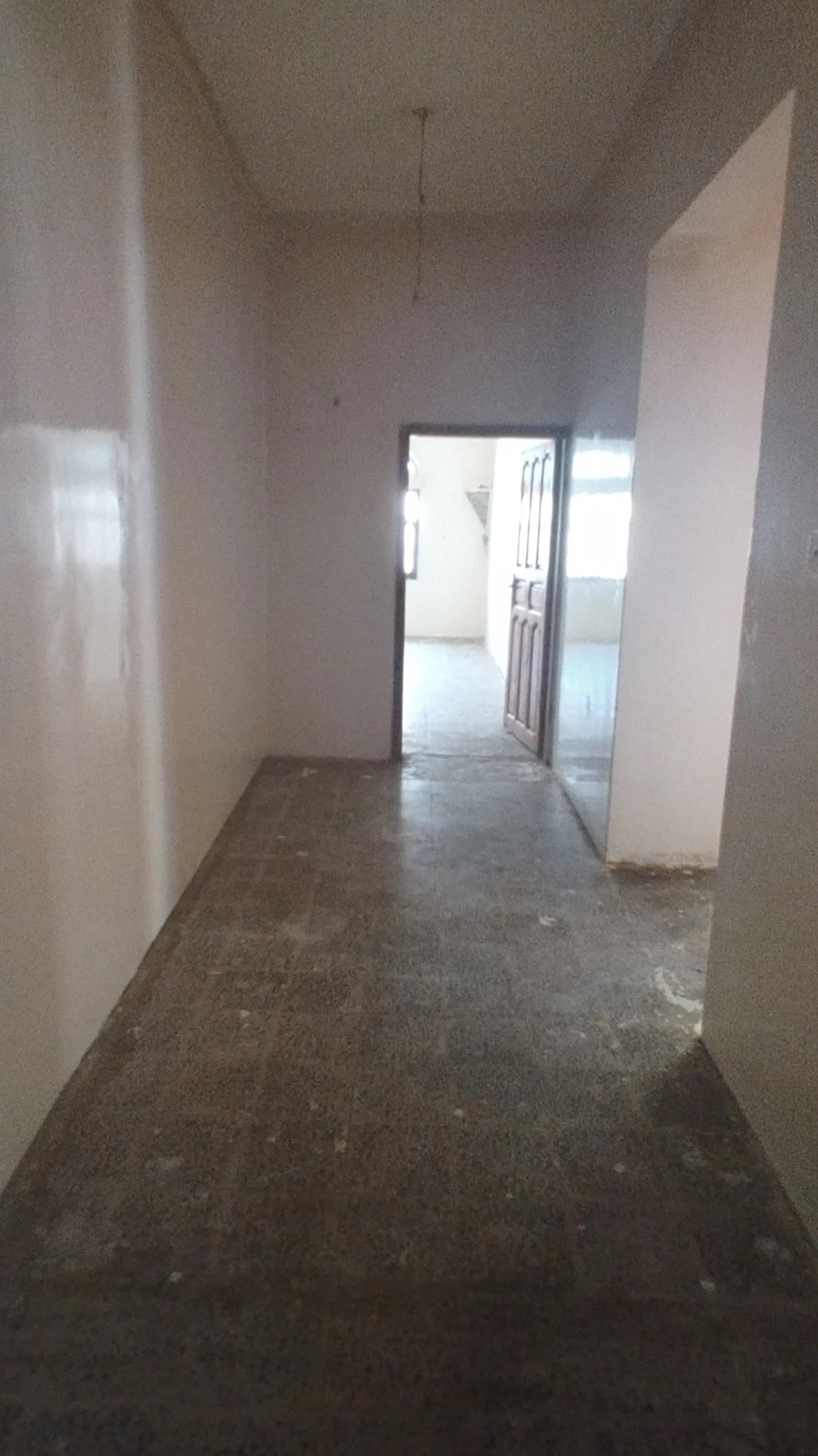 #للايجار شقه مكونه من ثلاث غرف وحمامين ومطبخ