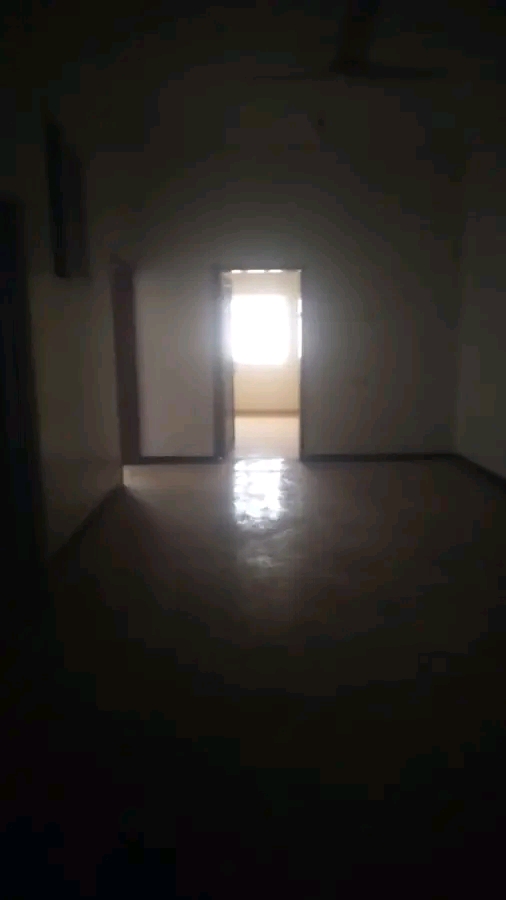 شقه للايجار مستقل عزاب في التسعين خلف الأمريكي ب700سعودي