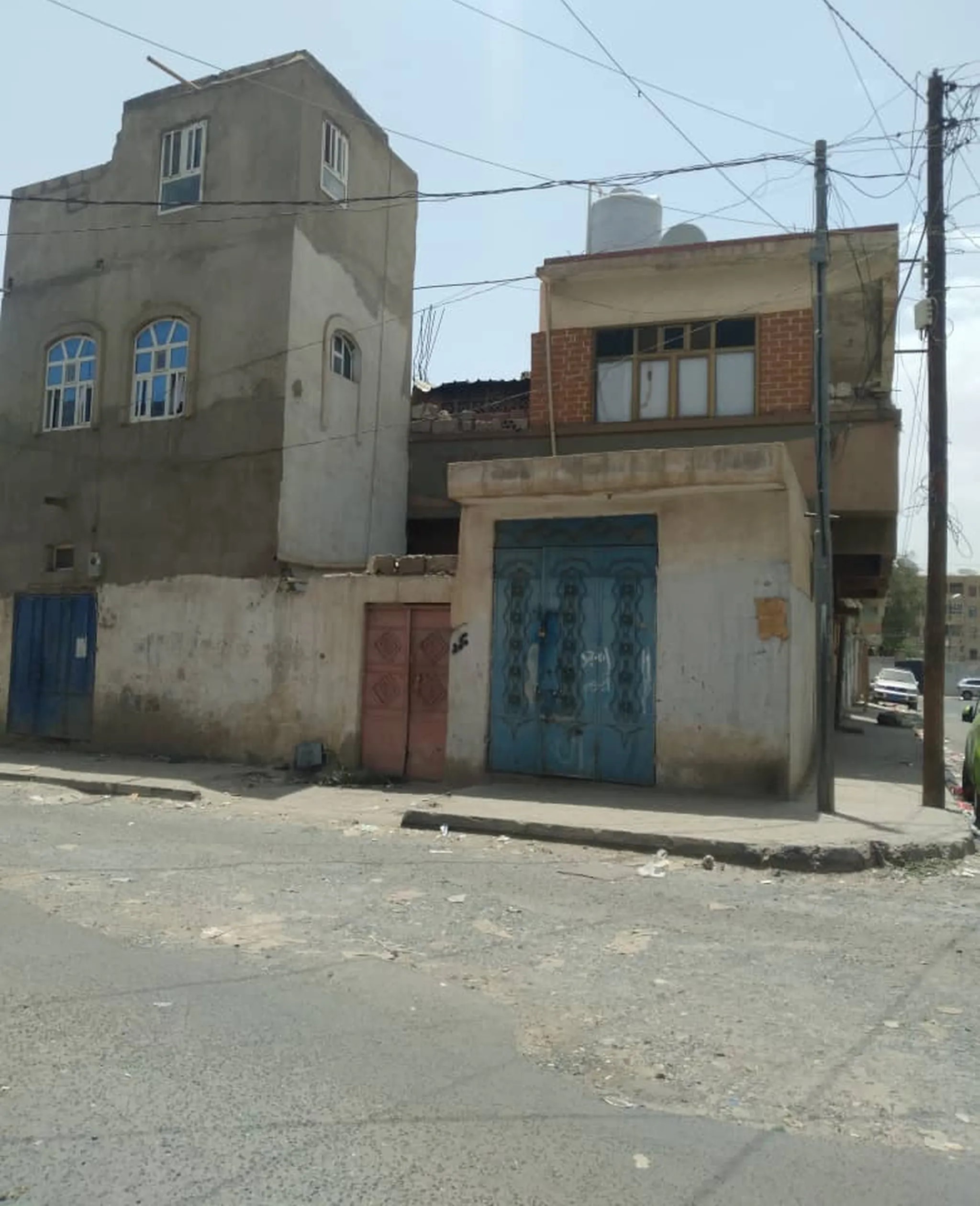 #للبيع .. منزل مسلح دورين ركني في شارع هائل بصنعاء