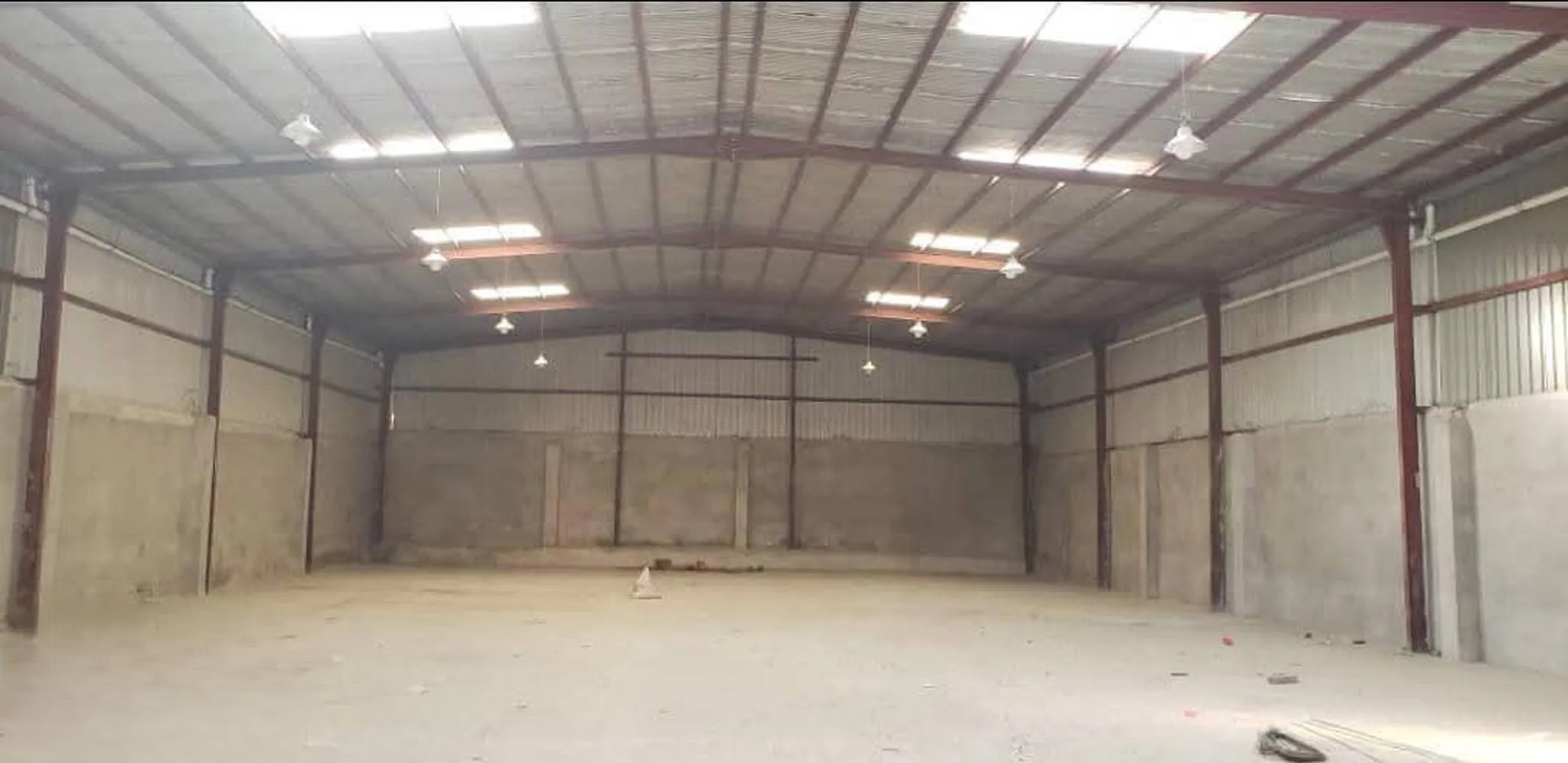 #هنجر للإيجار _ صنعاء _ الأصبحي _ بالقرب من مركز الشلال التجاري