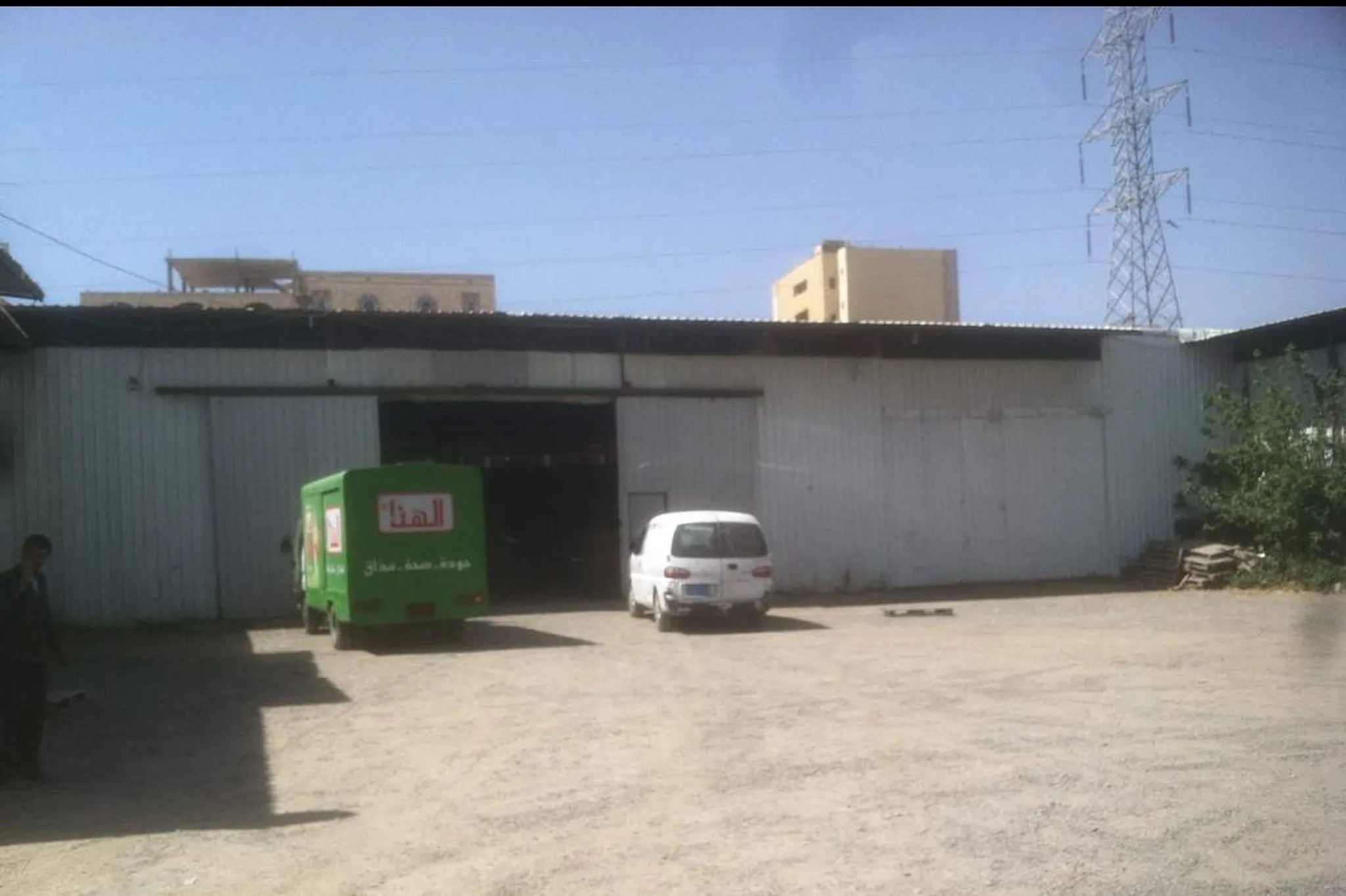 #هنجر عرطه للايجار في حده المدينه 20 لبنه