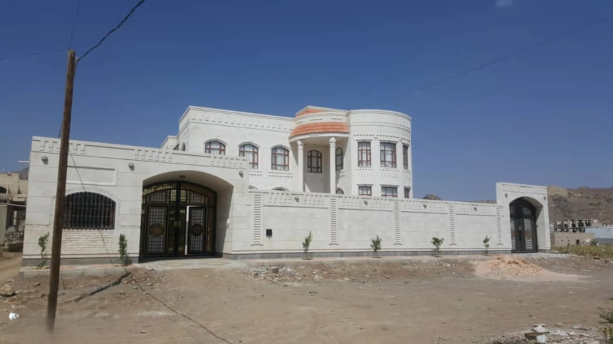 #فيلا فخمة بدروم ودورين مشطب لكس