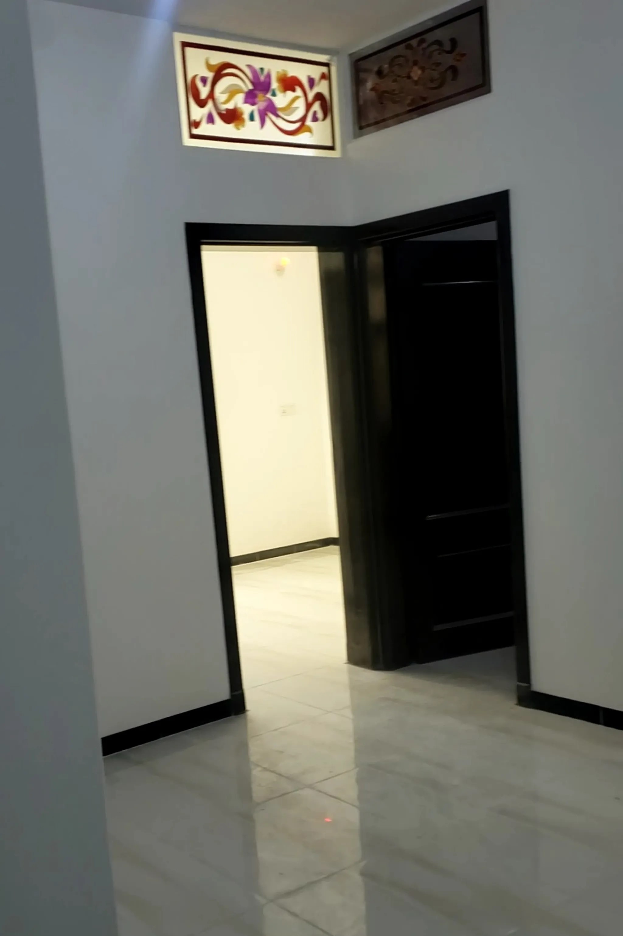 #يوجد لدينا شقه vip سراميك للايجار من 2 غرف وحمام وصاله ومطبخ سراميك اول ساكن (ش هايل ت الرباط