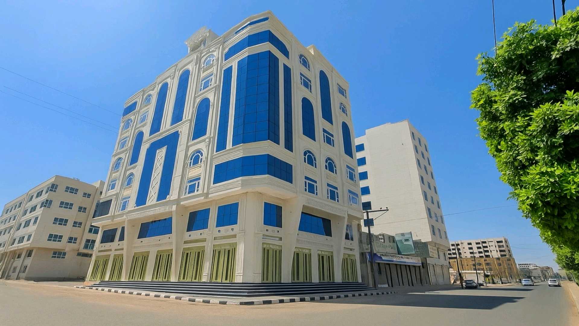 برج استثماري للبيع في صنعاء بيت بوس! موقع نادر وتشطيب فاخر