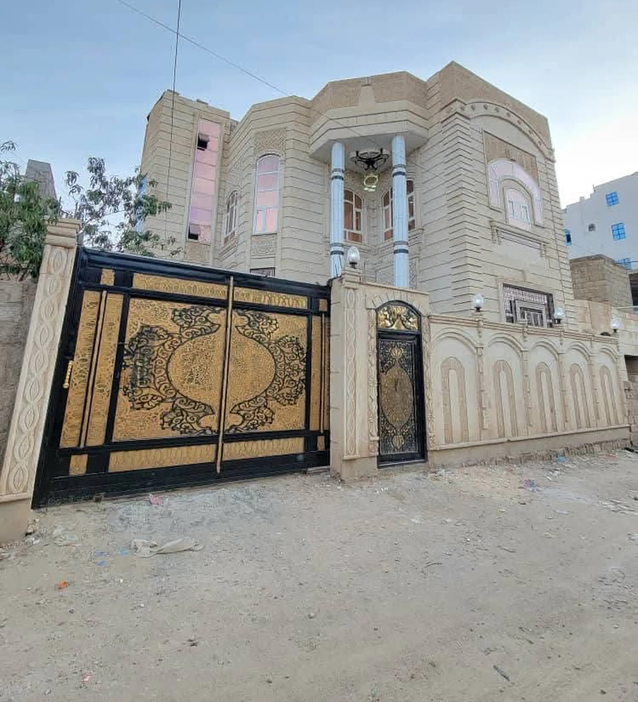 #تواصل /خااص معا الباي فله حديثه بتصميم جديد فله رووعة للبيع المســاحــه 5لبن ونص حرر شارع 8متر قري