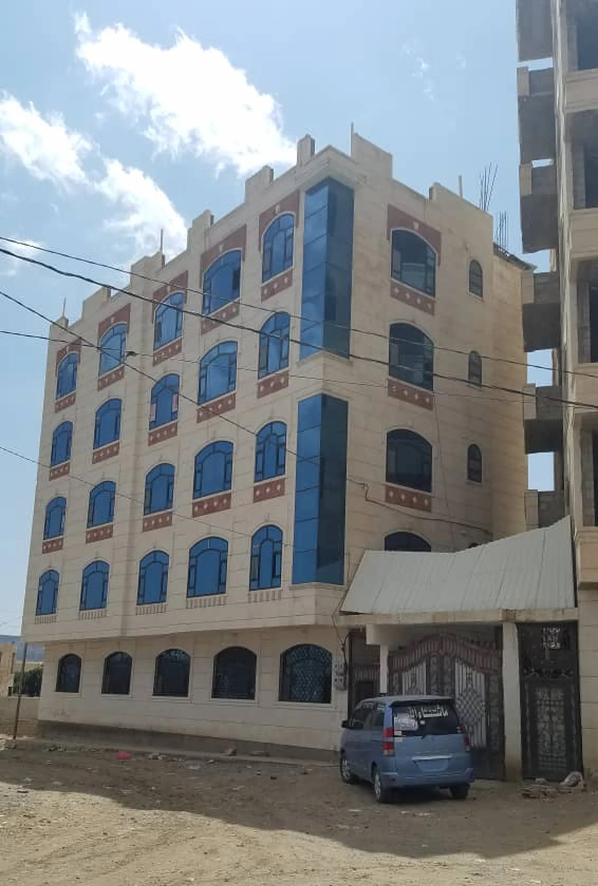 #عمارة خمسة دور للبيع في حدة السعر مليون و200الف سعودي