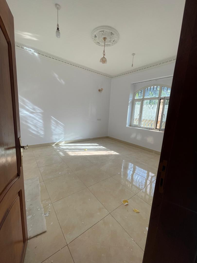 فيلا راقية للإيجار – بيت بوس، شارع الثلاثين