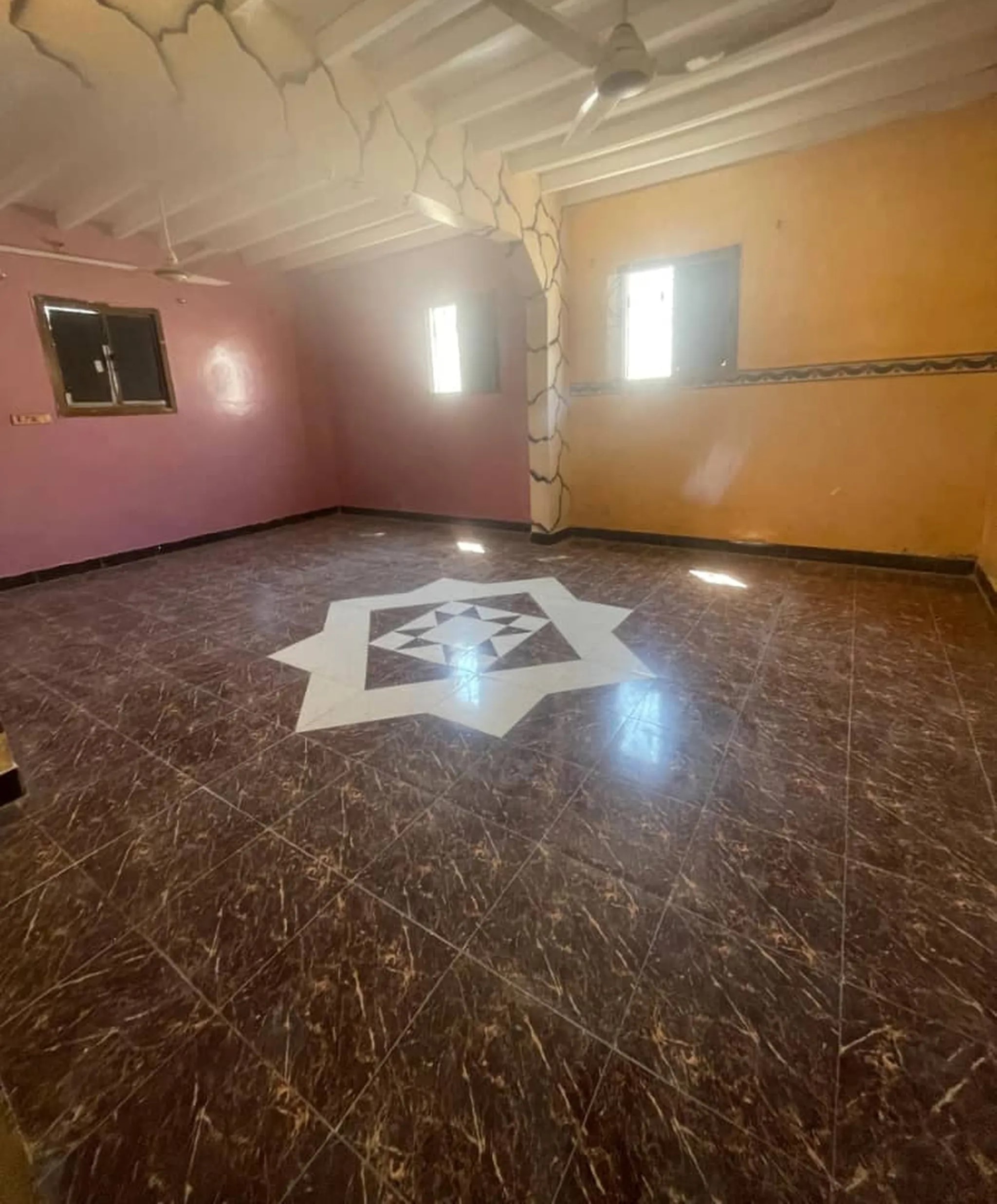 #فله للايجار بعدن قدام انماءالجديده