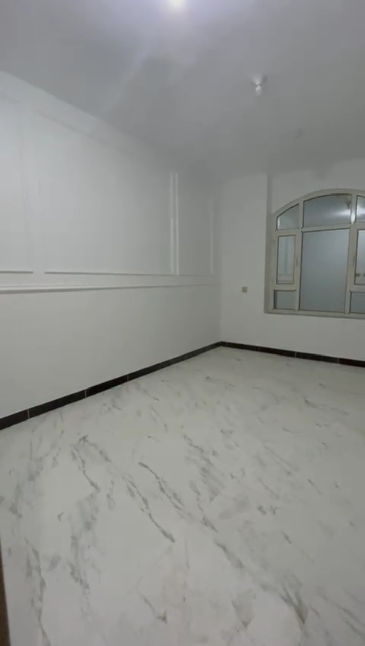 للايجار شقة فاخرة في الاصبحي ٤ غرف