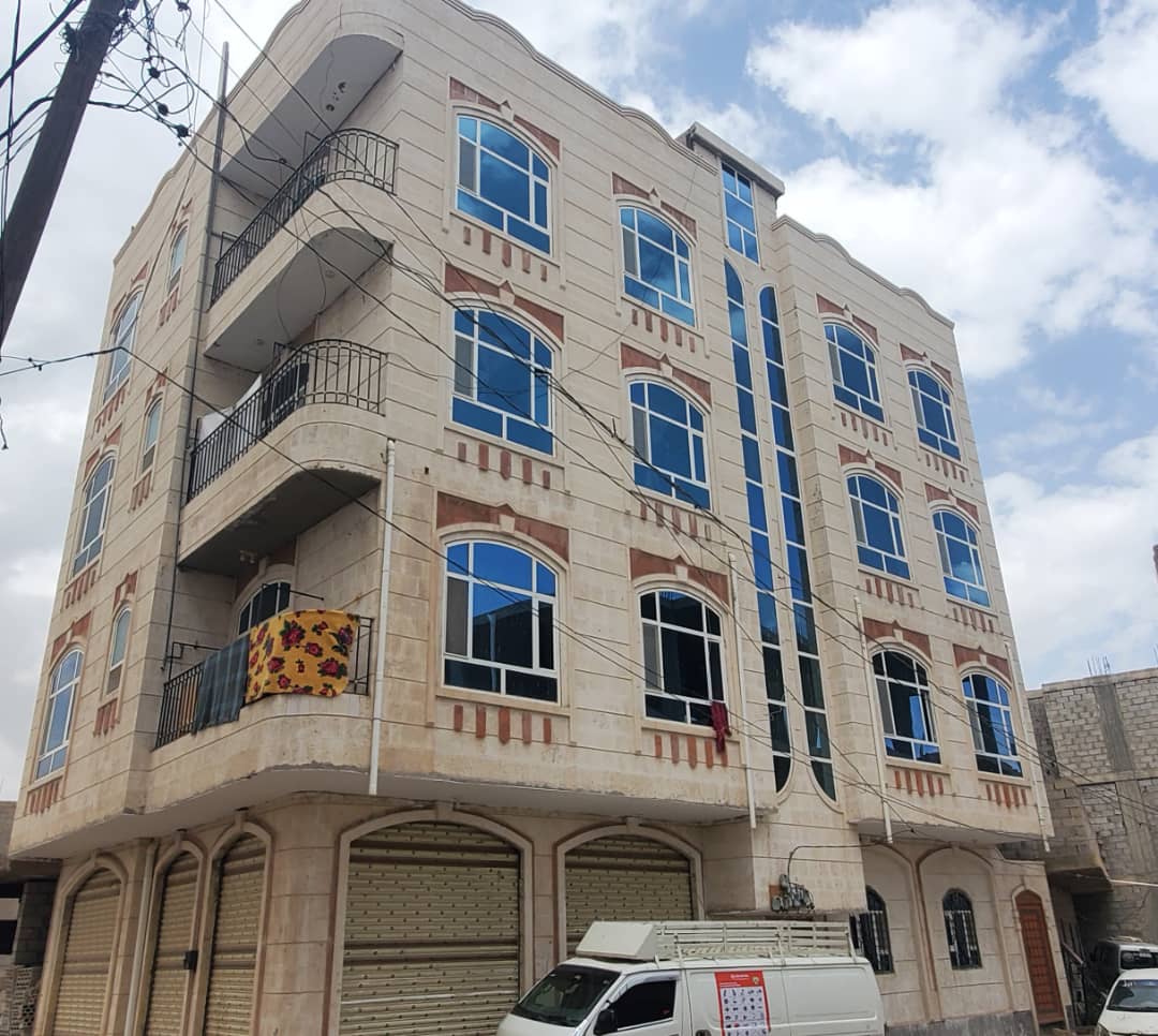 عماااره ضخمه للبيع بيت بوس