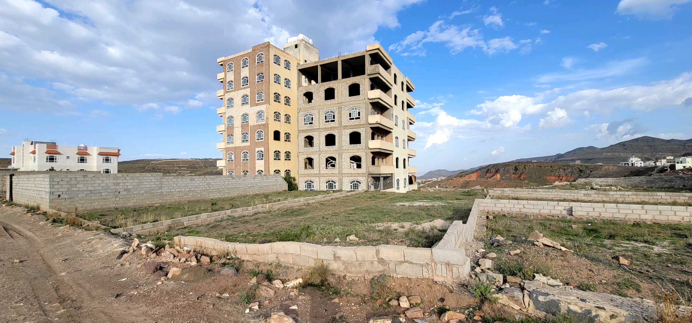 ارضيه للبيع في حده العشاش