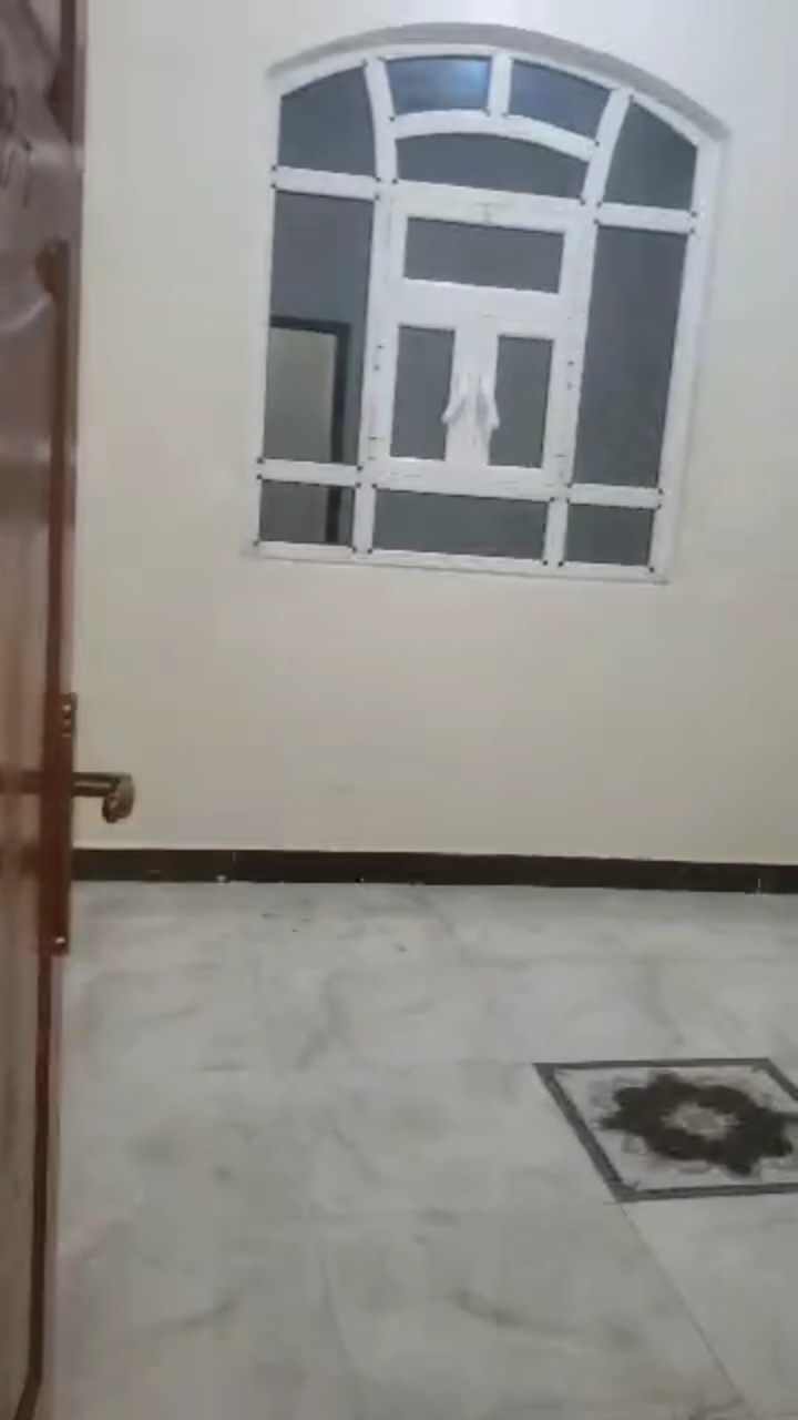 للايجار شقة ٤ غرف سراميك صنعاء جوار الزهراوي