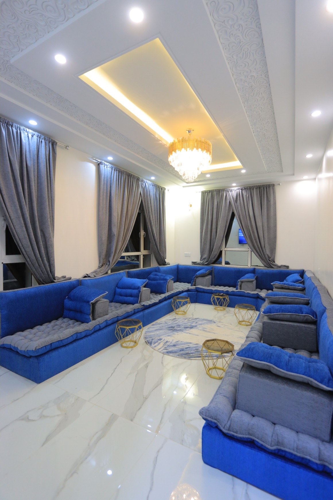 شقه مفروشه فخمه للايجار في الاصبحي