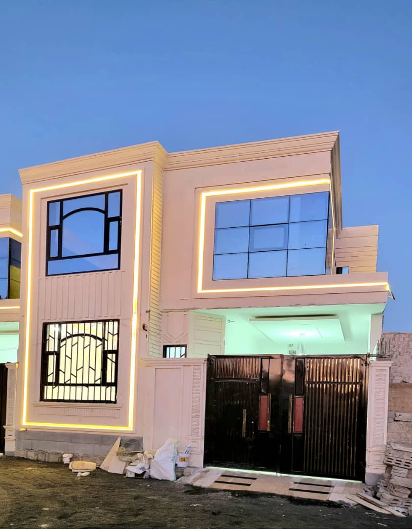 صنعاء //الجمنه قريب جدا من الخط العام يبعد ب100متر