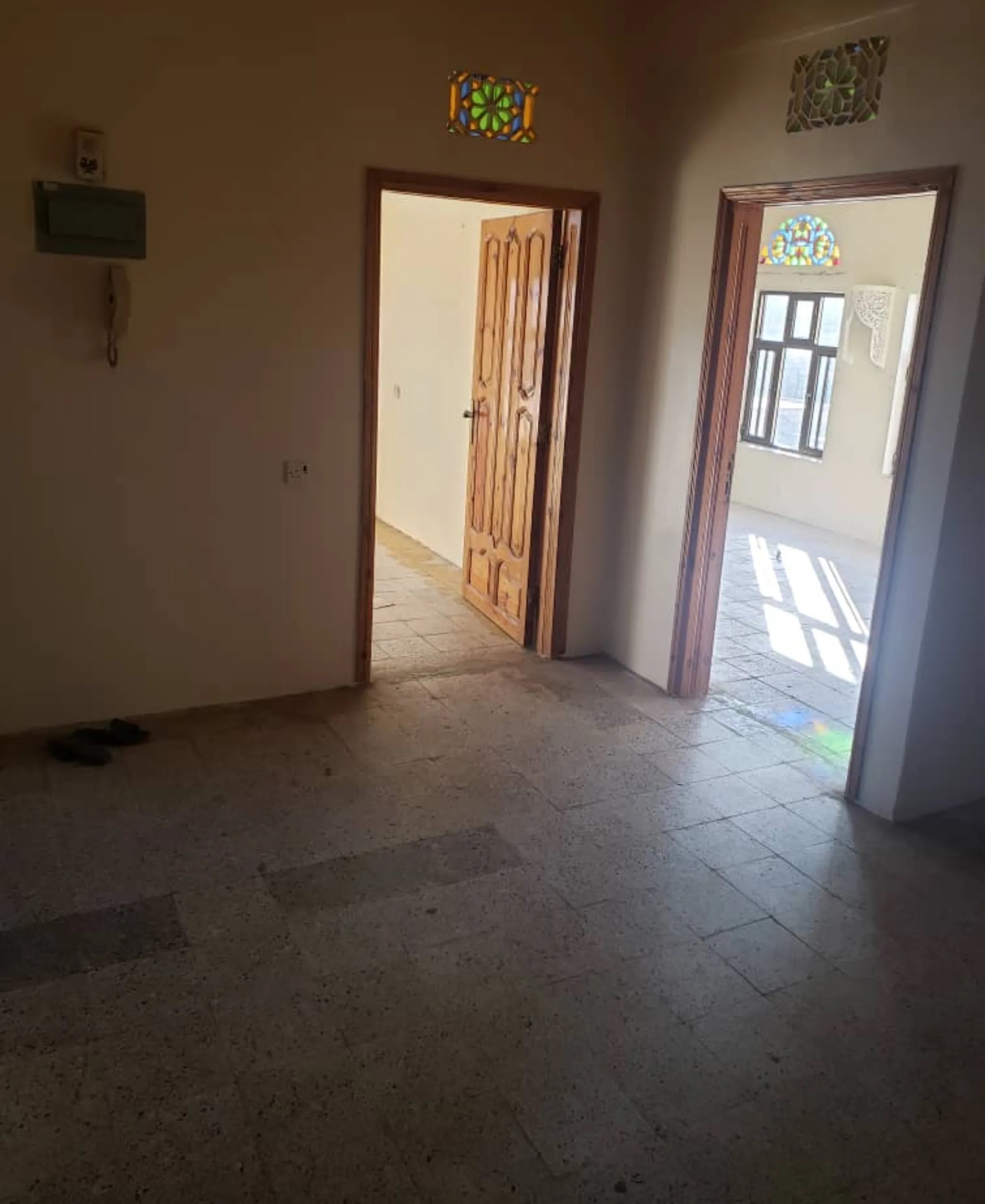 #شقة للايجار دور رابع ثلاث غرف وحمامين ومطبخ