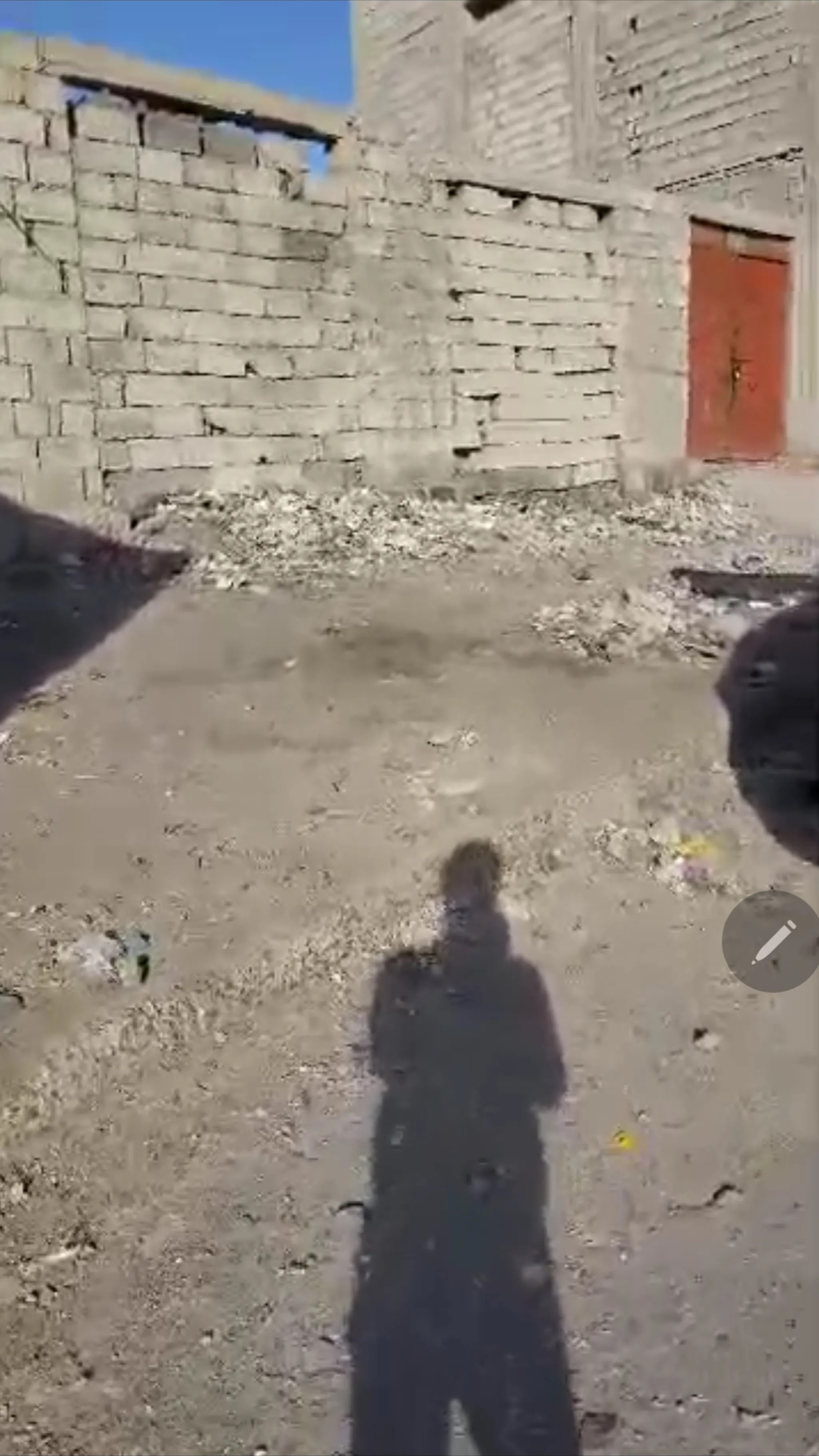 #حوش فيه ثلاث غرف