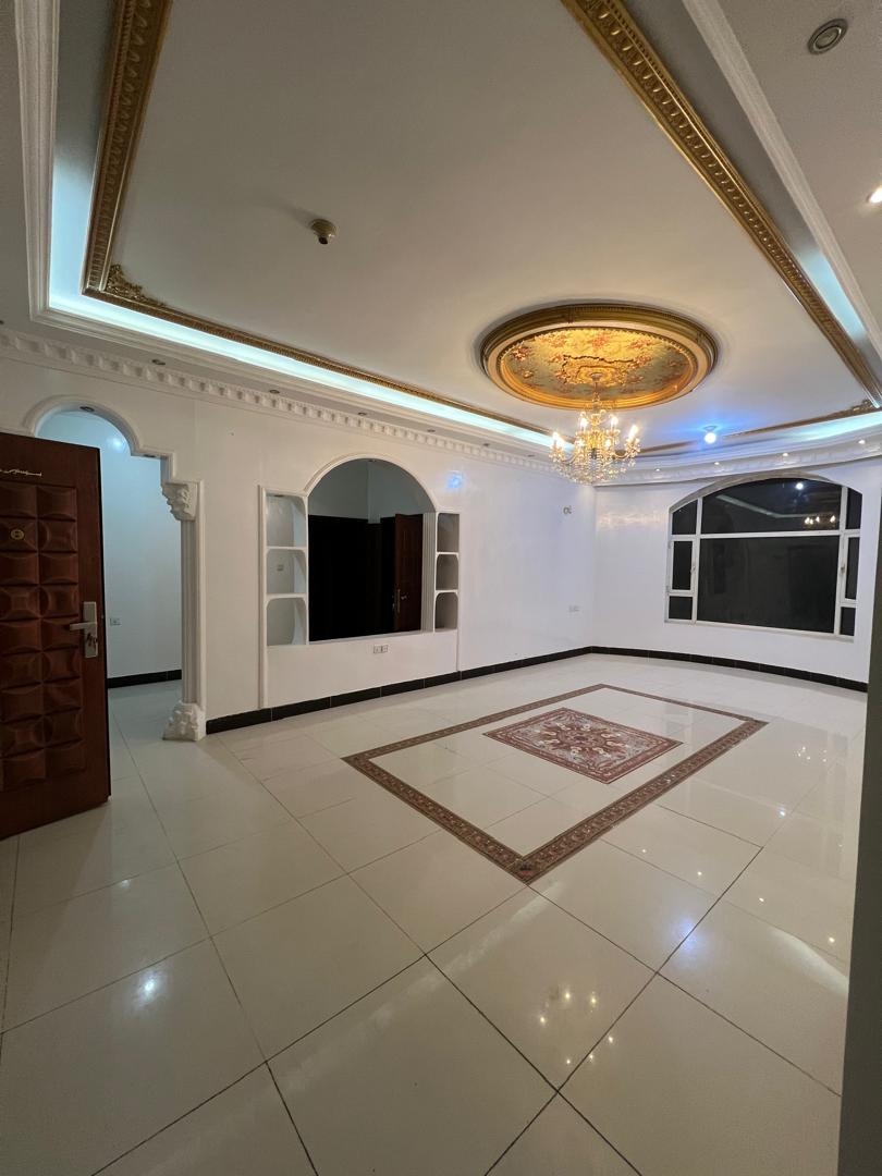 شقة 5 غرف للإيجار دور كامل – بيت بوس صنعاء