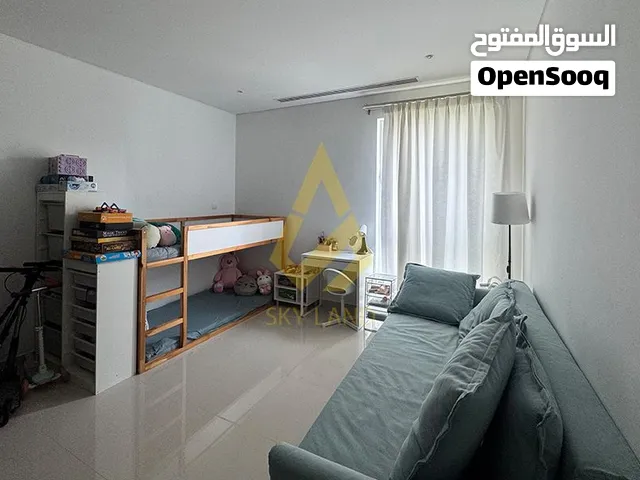 Semi-Furnished 2BR Apartment in Al Mouj 140 m2