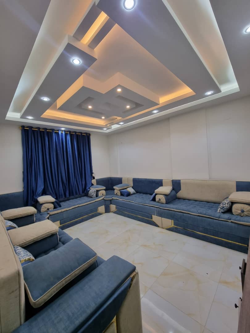 شقة مفروشة VIP للإيجار صنعاء بيت بوس 4 غرف جاهزة للسكن فورًا 500 $ فقط