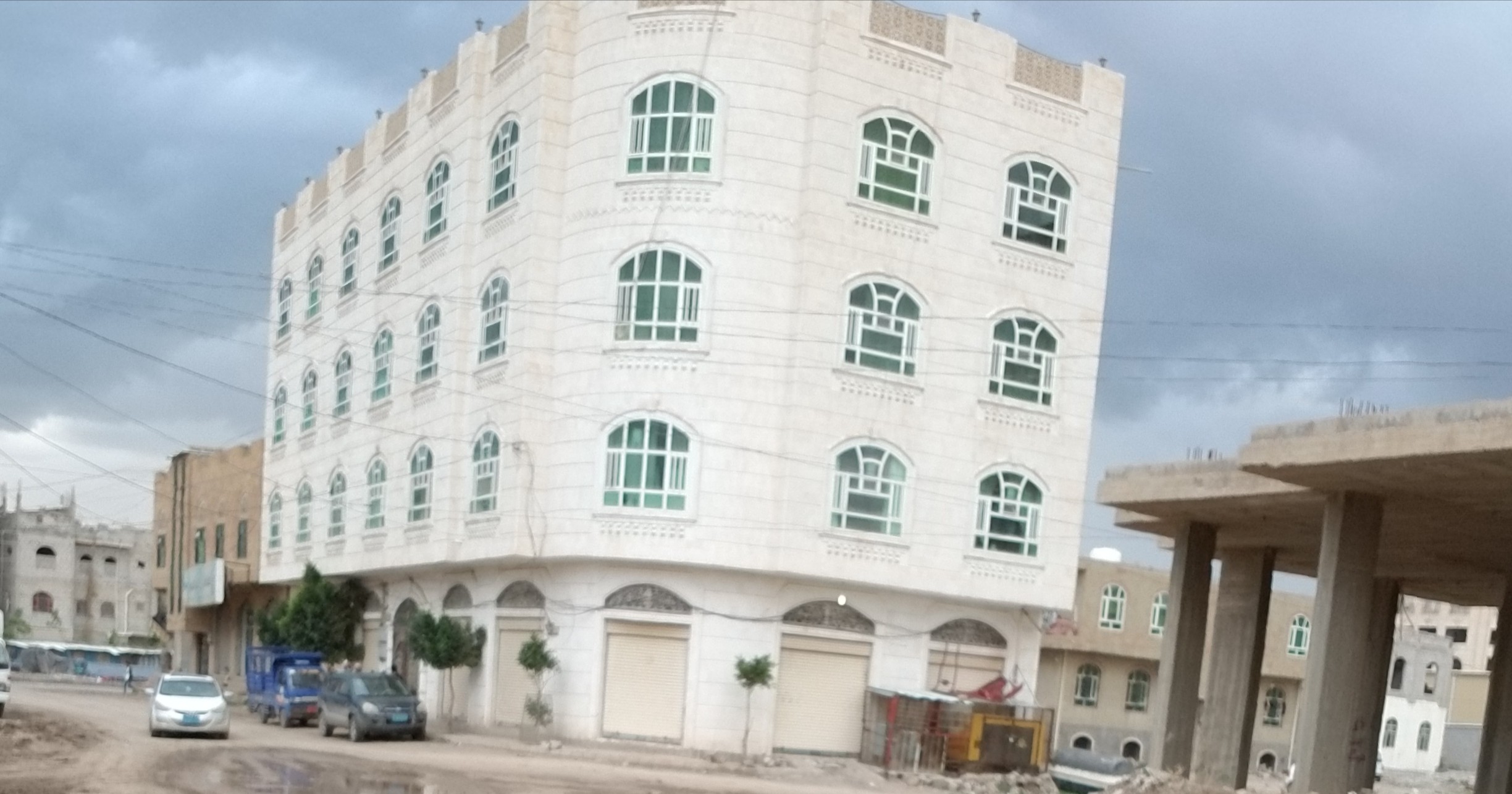 عماره للبيع في بيت بوس سعر العماره ثمانميه الف دولار