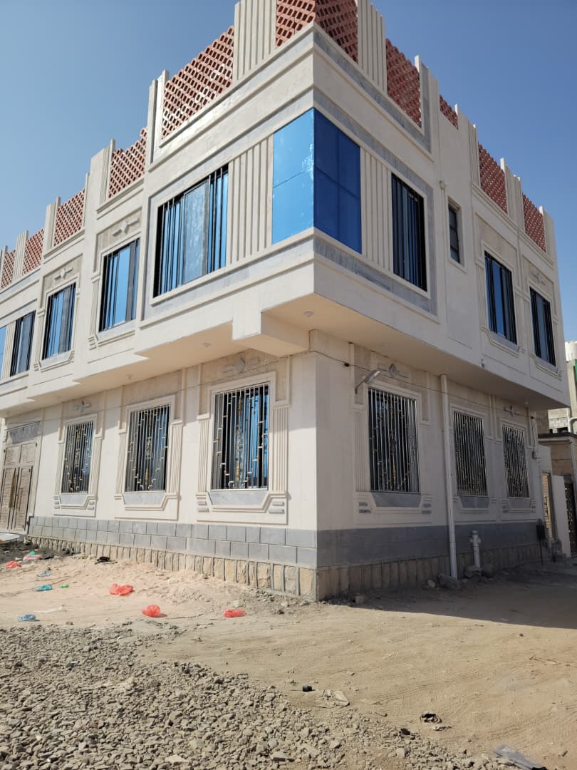 بيت 3شقق للايجار في قلب جوله مصعب المطار