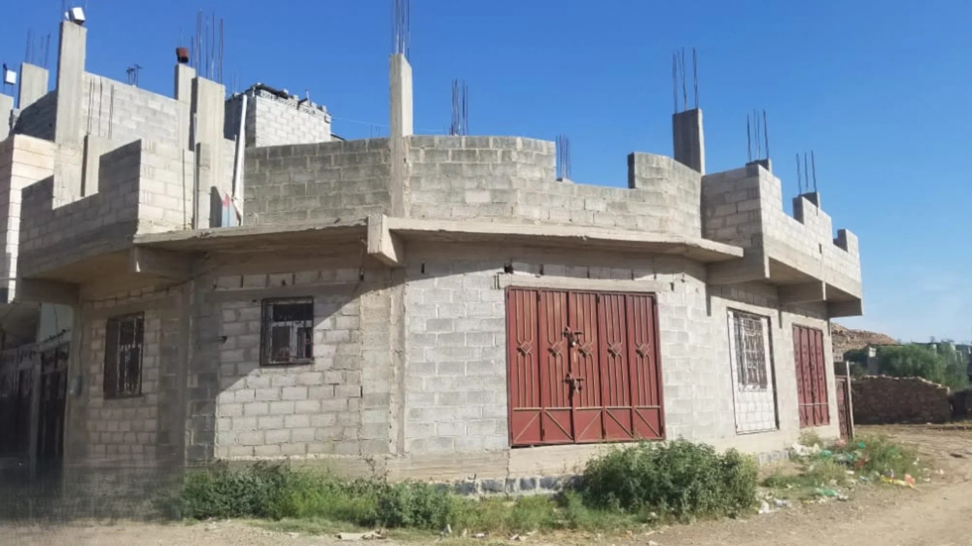 #بيت اربع لبن ونص على شارعين