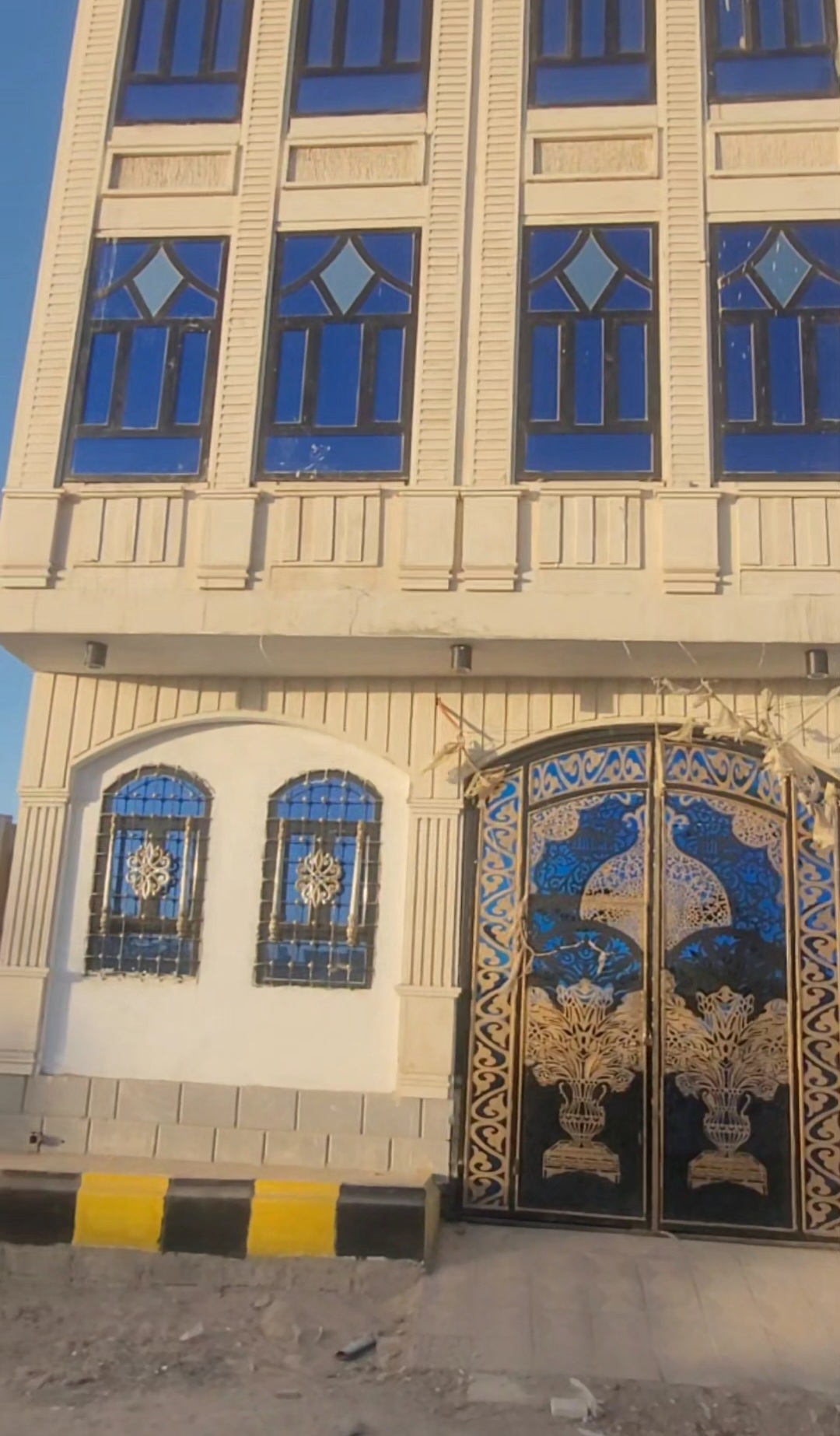 بيت مسلح ثلاثه دور للبيع