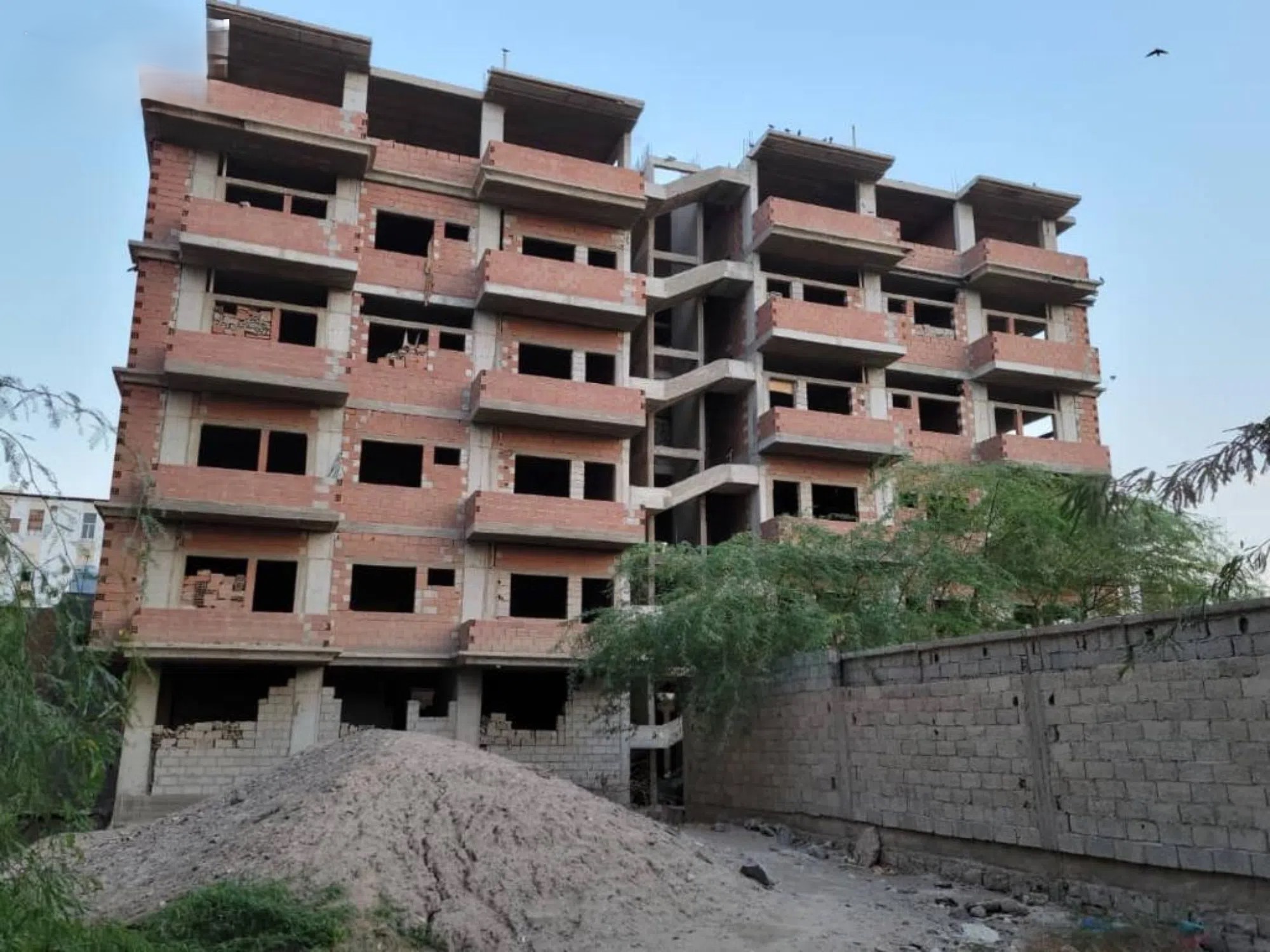 # ⁦⁦3⁩⁩ عماير عظم في الشيخ عثمان شارع عمر المختار بجانب صيدلية تشفين