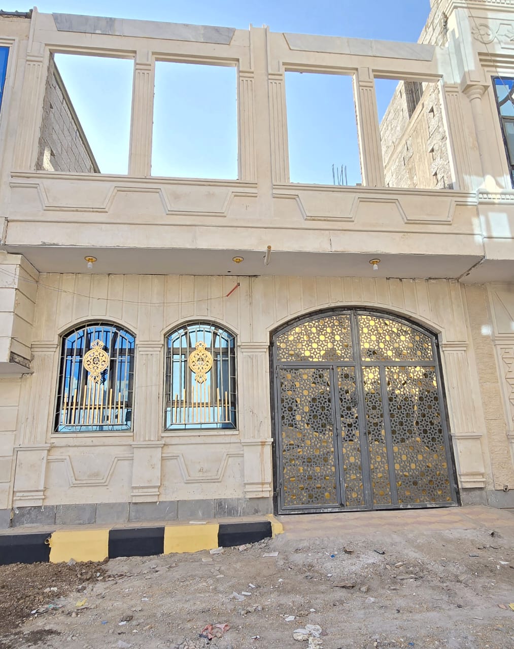 من حلم إلى مفتاح البيت الأول