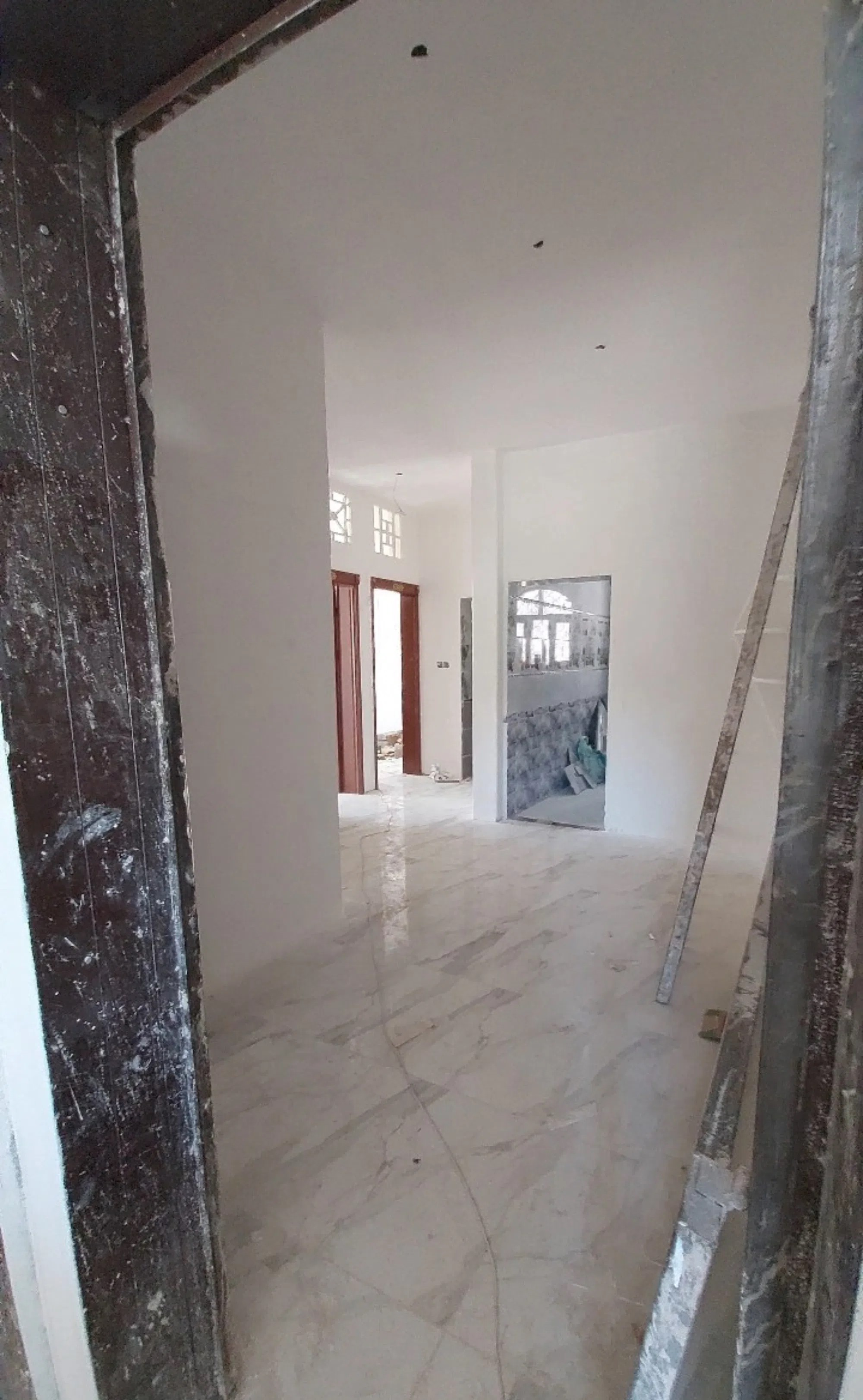 #بيت مستقل بناء حديث شقتين ⁦⁦8⁩⁩ غرف للإيجار بسعر مخفض ومناسب