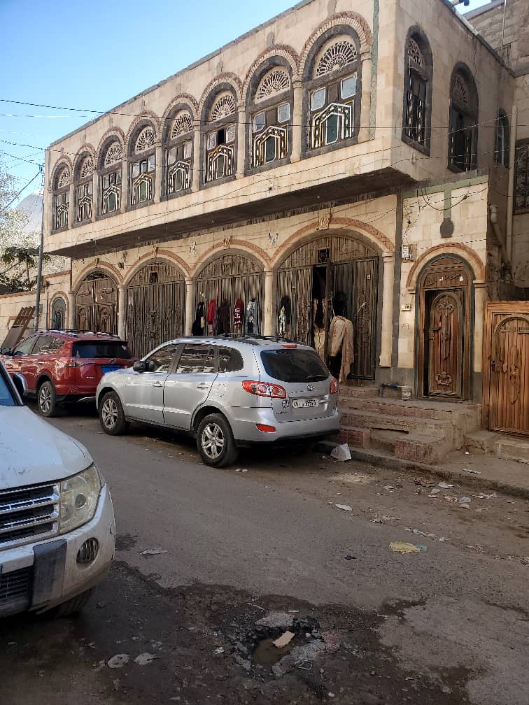 #عمارة من طابقين مساحة ثلاث لبن وعشر