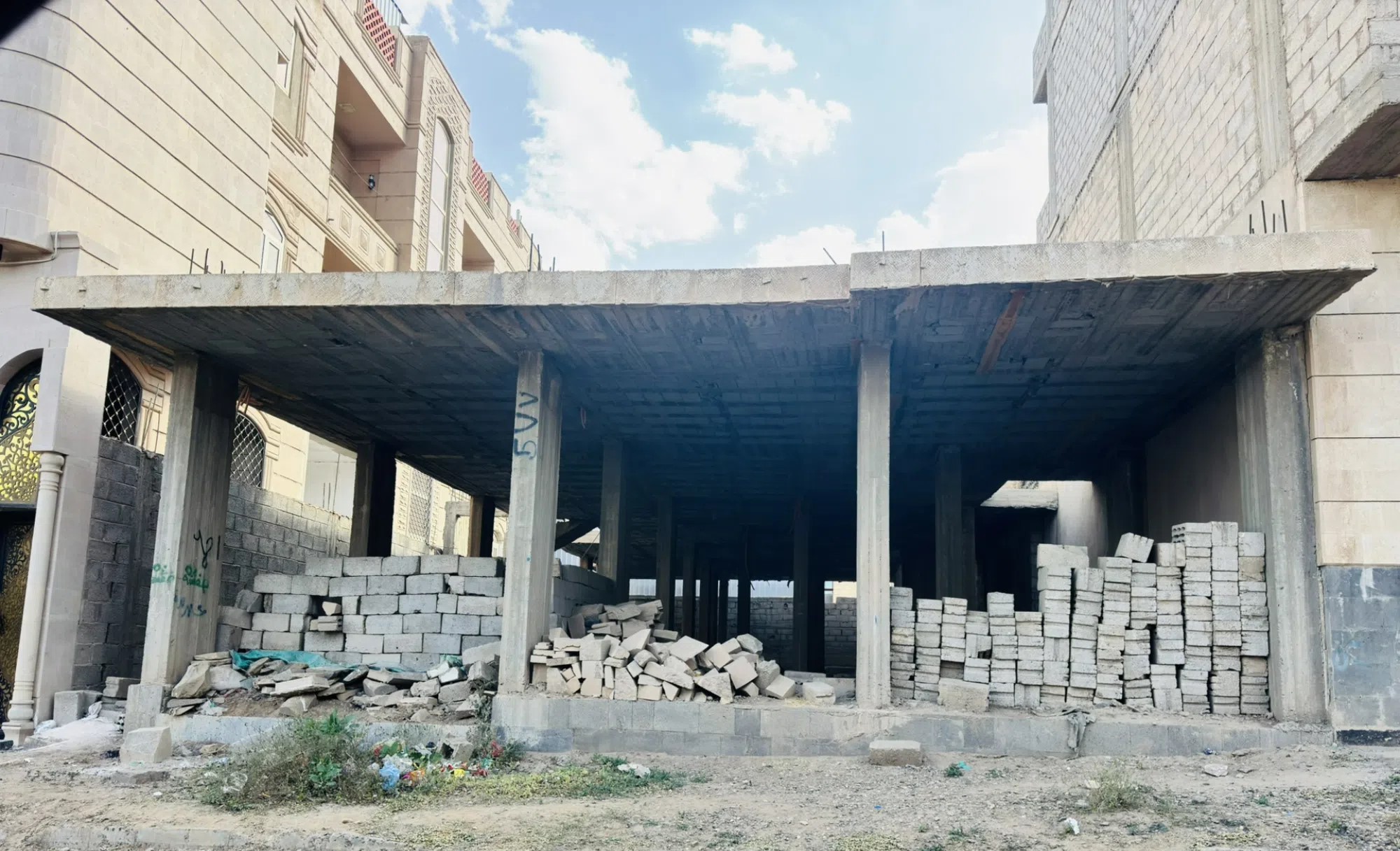 #بافخم مكان بصنعاء النهضة عماره ⁦⁦6⁩⁩ لبن ونص حر .ماقد اعترضت للبيع من قبل.
