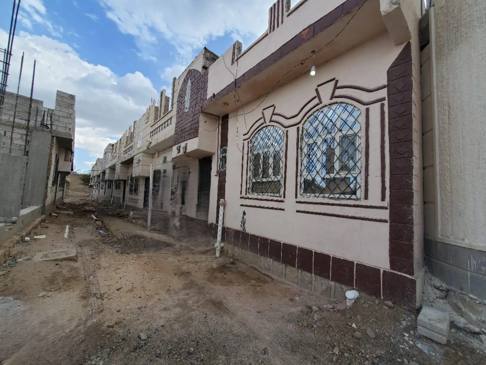 #بيت للبيع في الروضه بسبعة عشر مليون ريال جوار مستشفى الروضه