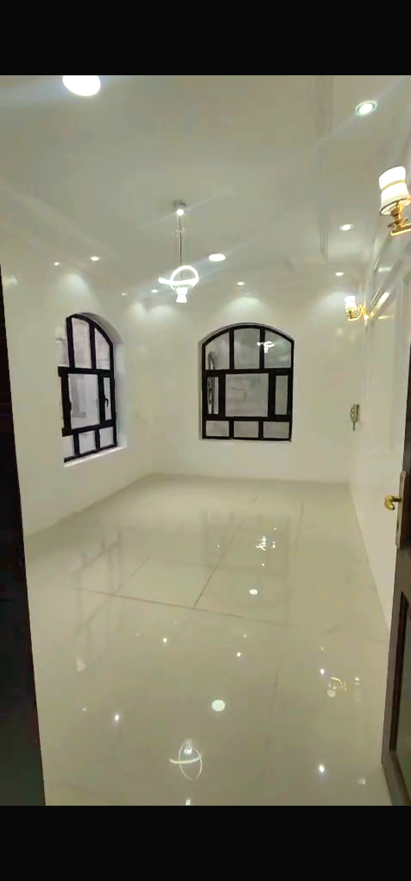 شقه للايجار بحده المدينه شارع ايران
