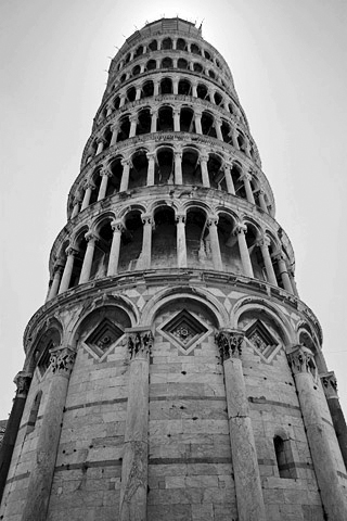 قصة برج بيزا المائل ايطاليا