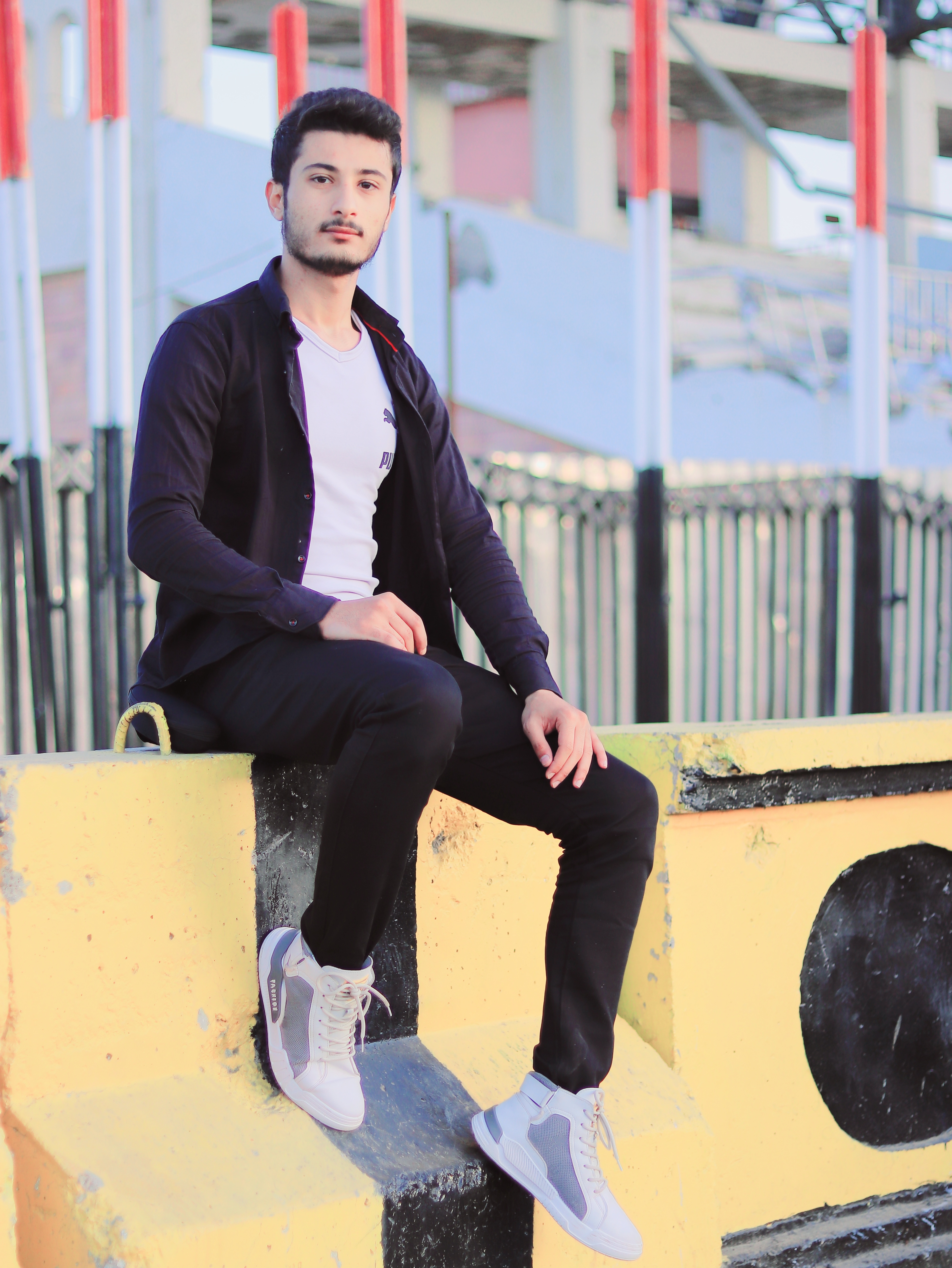 #شقه راقيه للإيجار في حي راقي وهادئ قريب من جميع الخدمات الاساسيه والترفيهيه 3 غرف و2حمامات ومطبخ